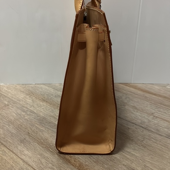 Dooney & Bourke Shoulder Bag/ Large Tote Bag Tan Leather and Black Mash - Picture 6 of 17